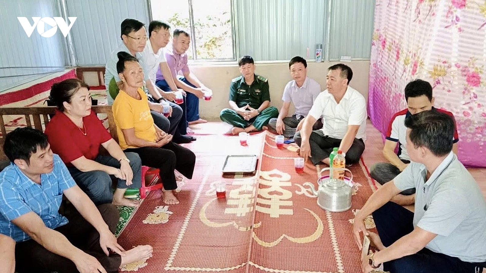 Bàn giao nhà mới cho những hộ dân đầu tiên nơi tâm lũ Nhôn Mai